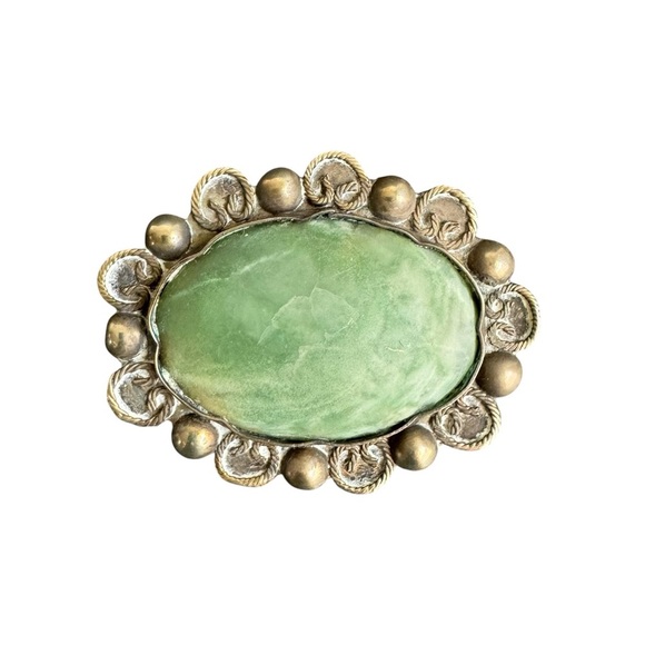 Vintage Early Taxco Brooch Green Stone Brass Ornate Setting Pin Pendant Mexico - Picture 1 of 8